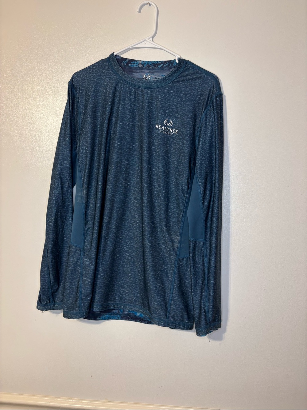 Realtree Men’s Long-Sleeve Performance Tee - Teal Blue